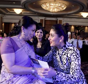 Mom-in-law Sharmila inspires Bebo to eat fish